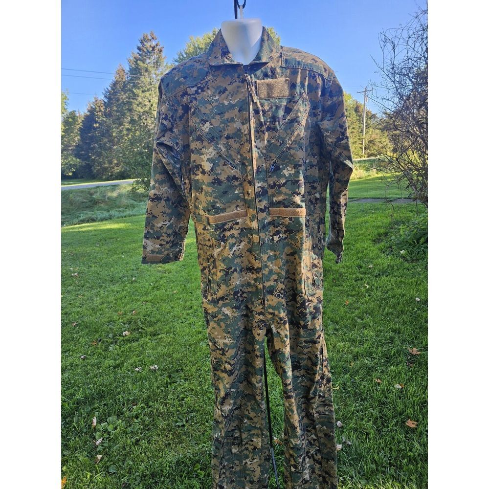 USMC Woodland Digital Camouflage Coveralls Flyers S.O.C. Sz M 28/P Regular‎